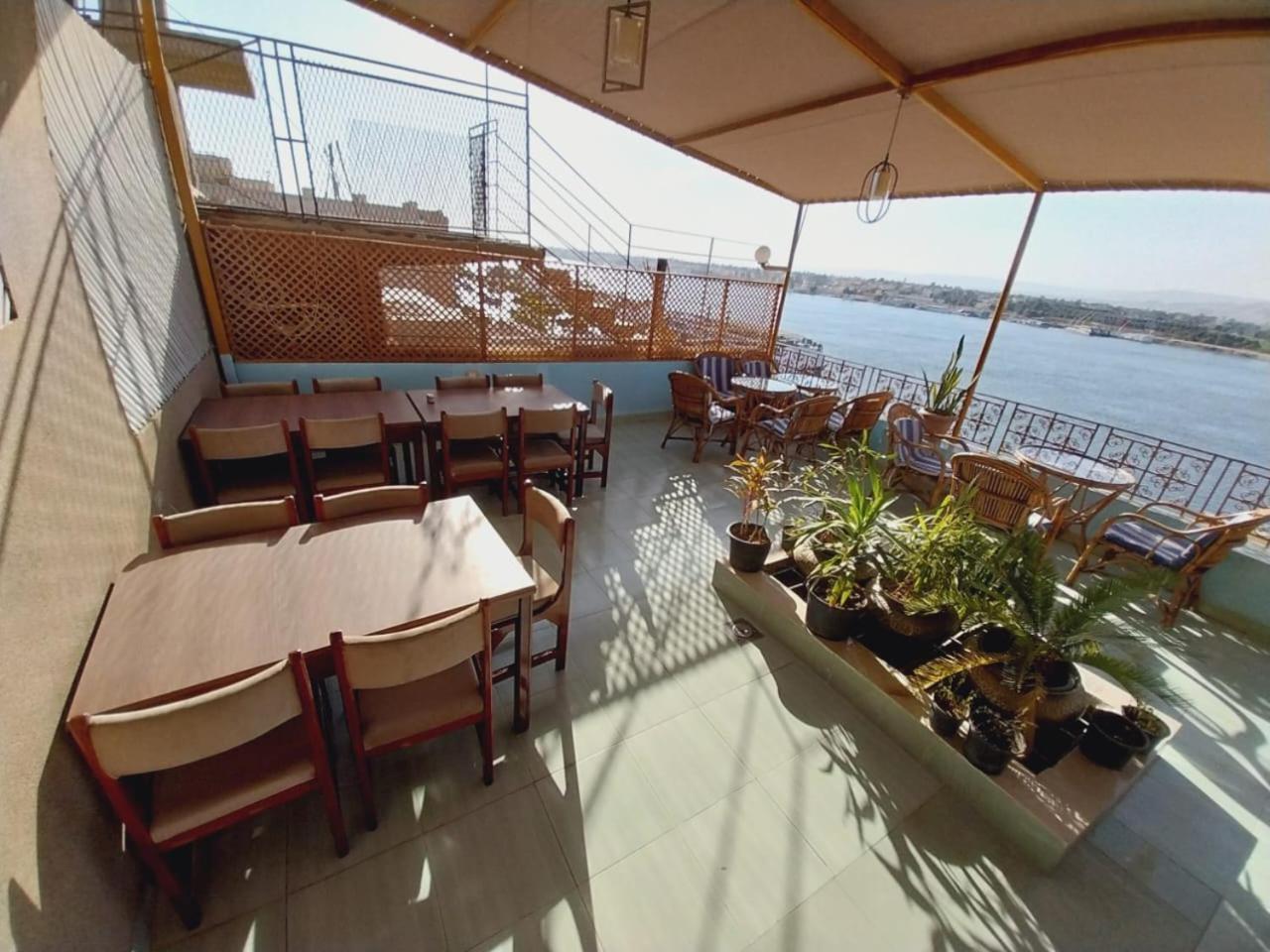 Merry Land Hotel & Roof Top Nile Restaurant Λούξορ Εξωτερικό φωτογραφία